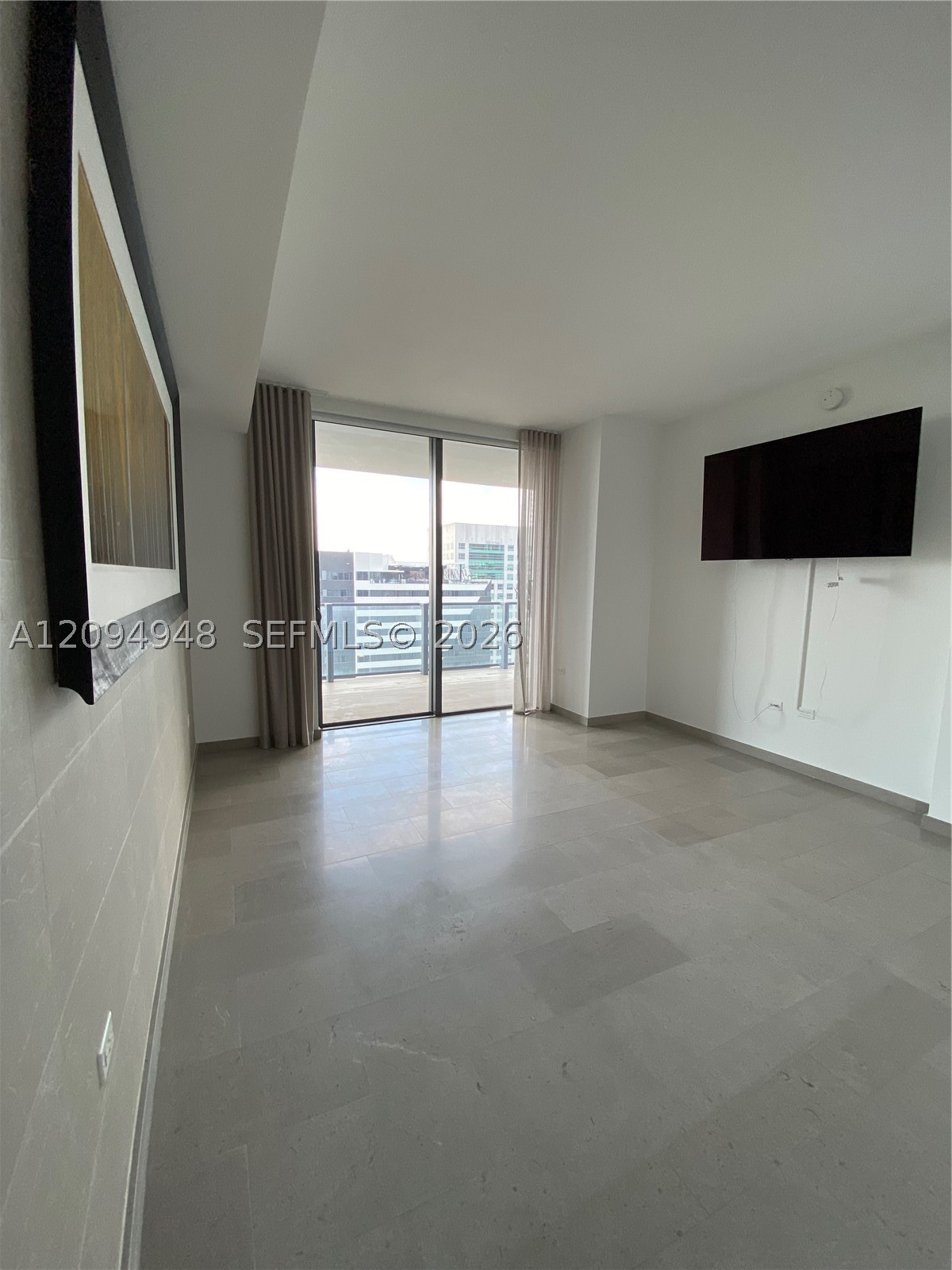 88 SW 7th St #1904, Miami FL 33130