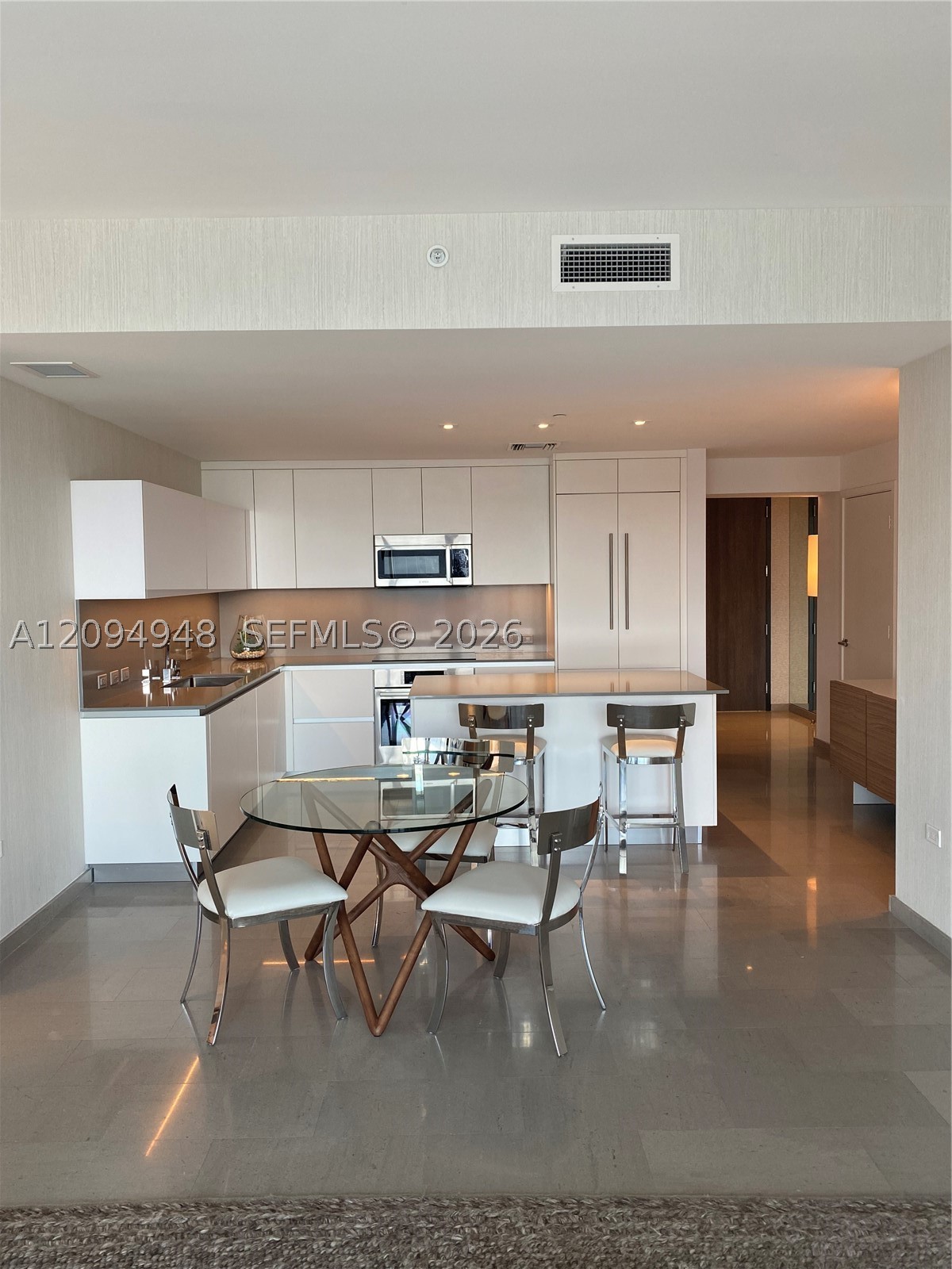 88 SW 7th St #1904, Miami FL 33130