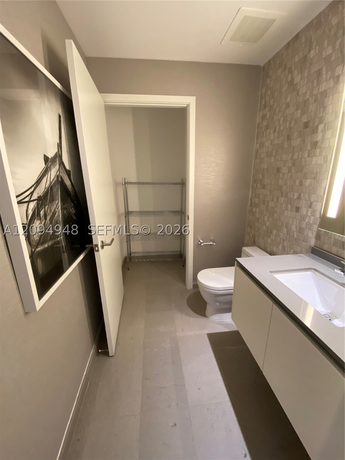 88 SW 7th St #1904, Miami FL 33130