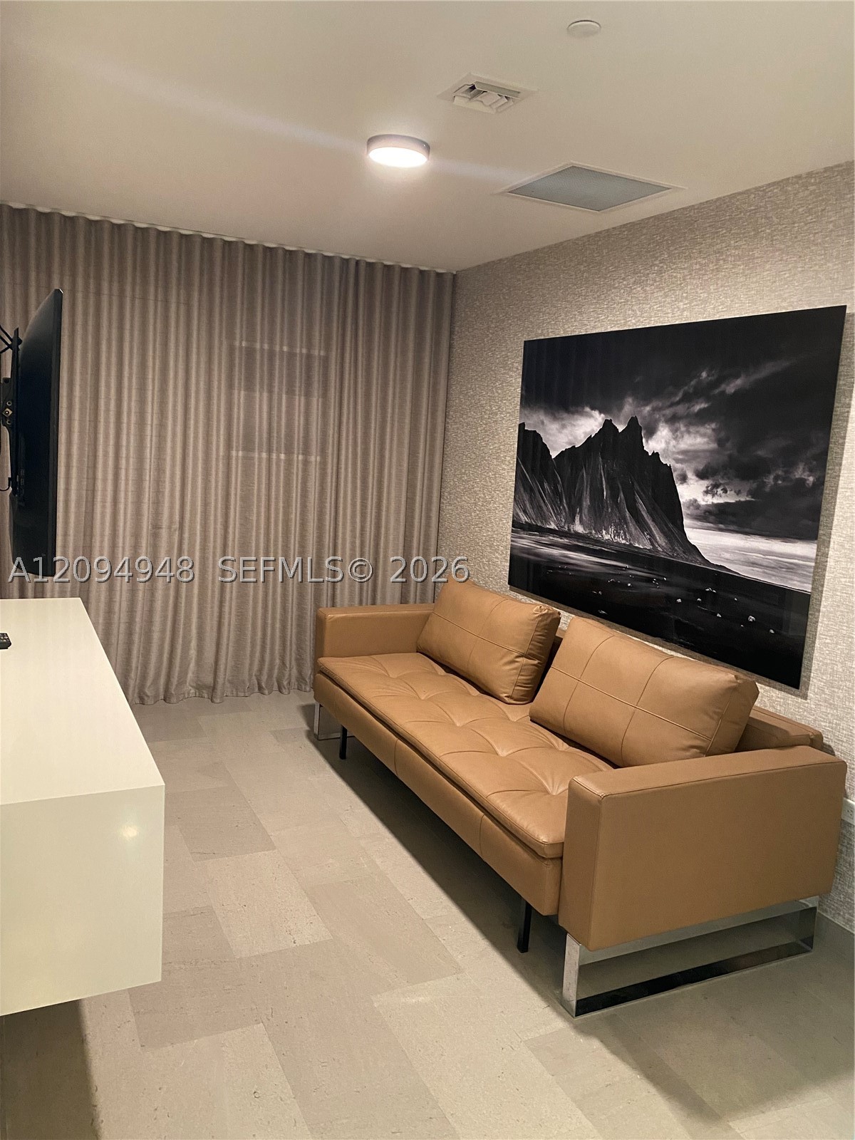 88 SW 7th St #1904, Miami FL 33130