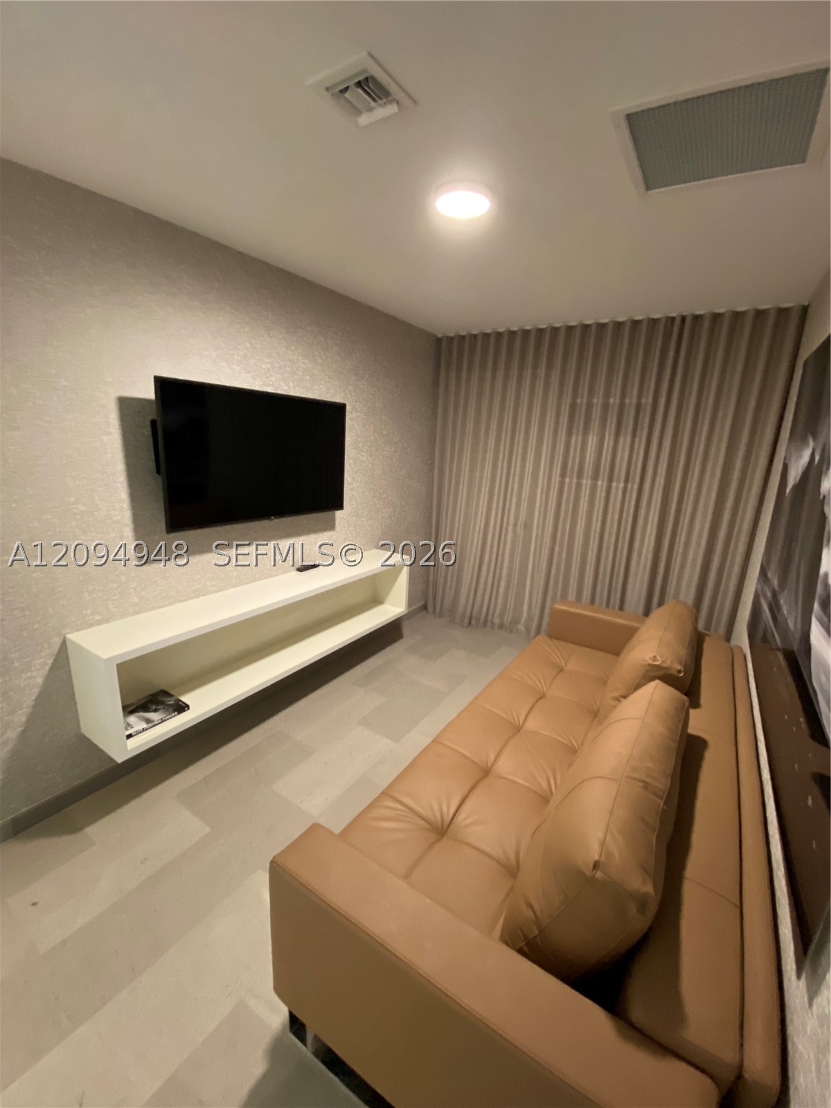 88 SW 7th St #1904, Miami FL 33130