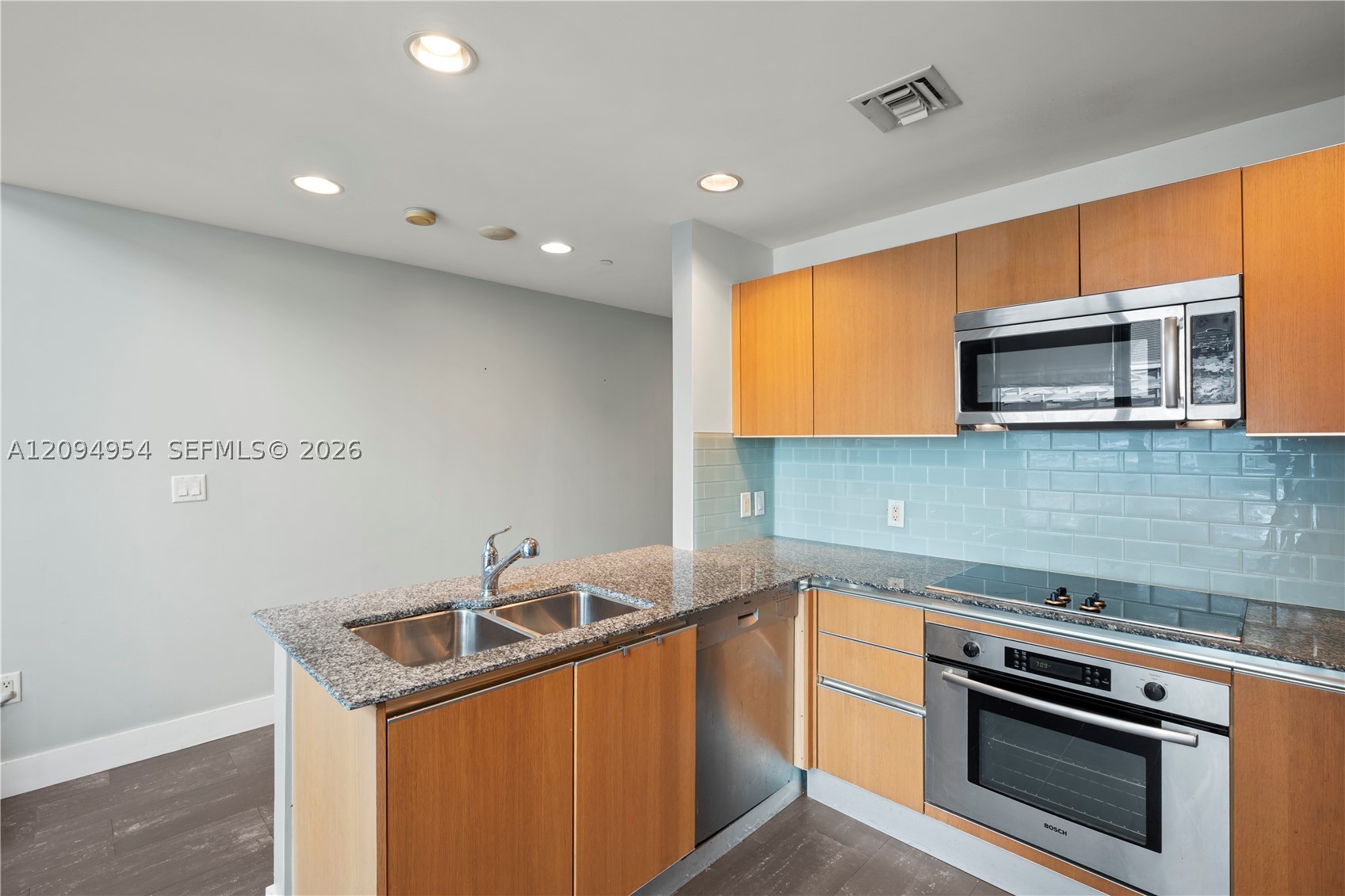 1050 Brickell Ave #1418, Miami FL 33131