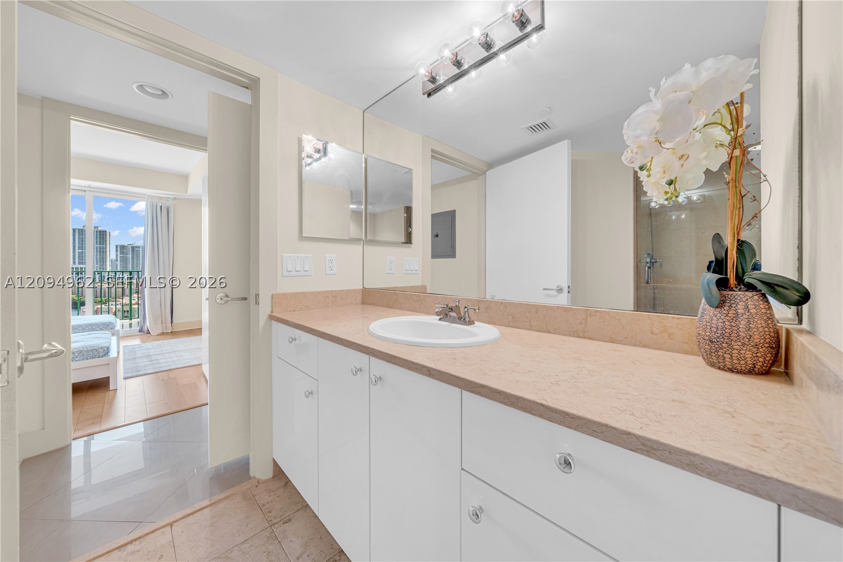 19900 E Country Club Dr #1209, Aventura FL 33180
