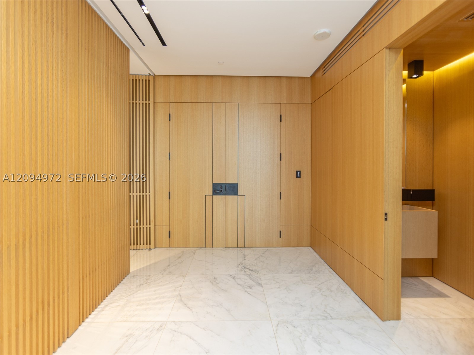 17475 Collins Ave #1602, Sunny Isles Beach FL 33160