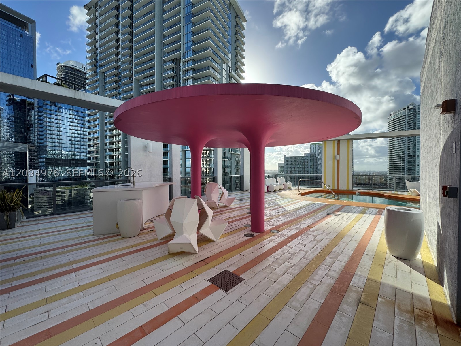 31 SE 6th St #903, Miami FL 33131