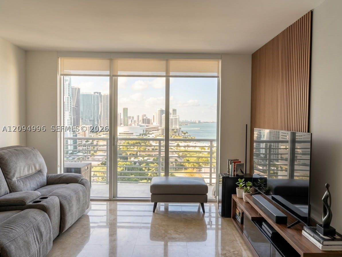 325 S Biscayne Blvd #2722, Miami FL 33131