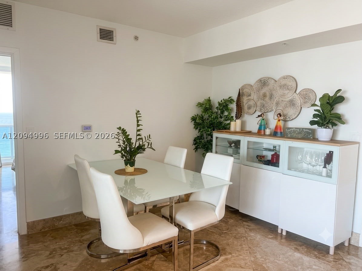 325 S Biscayne Blvd #2722, Miami FL 33131