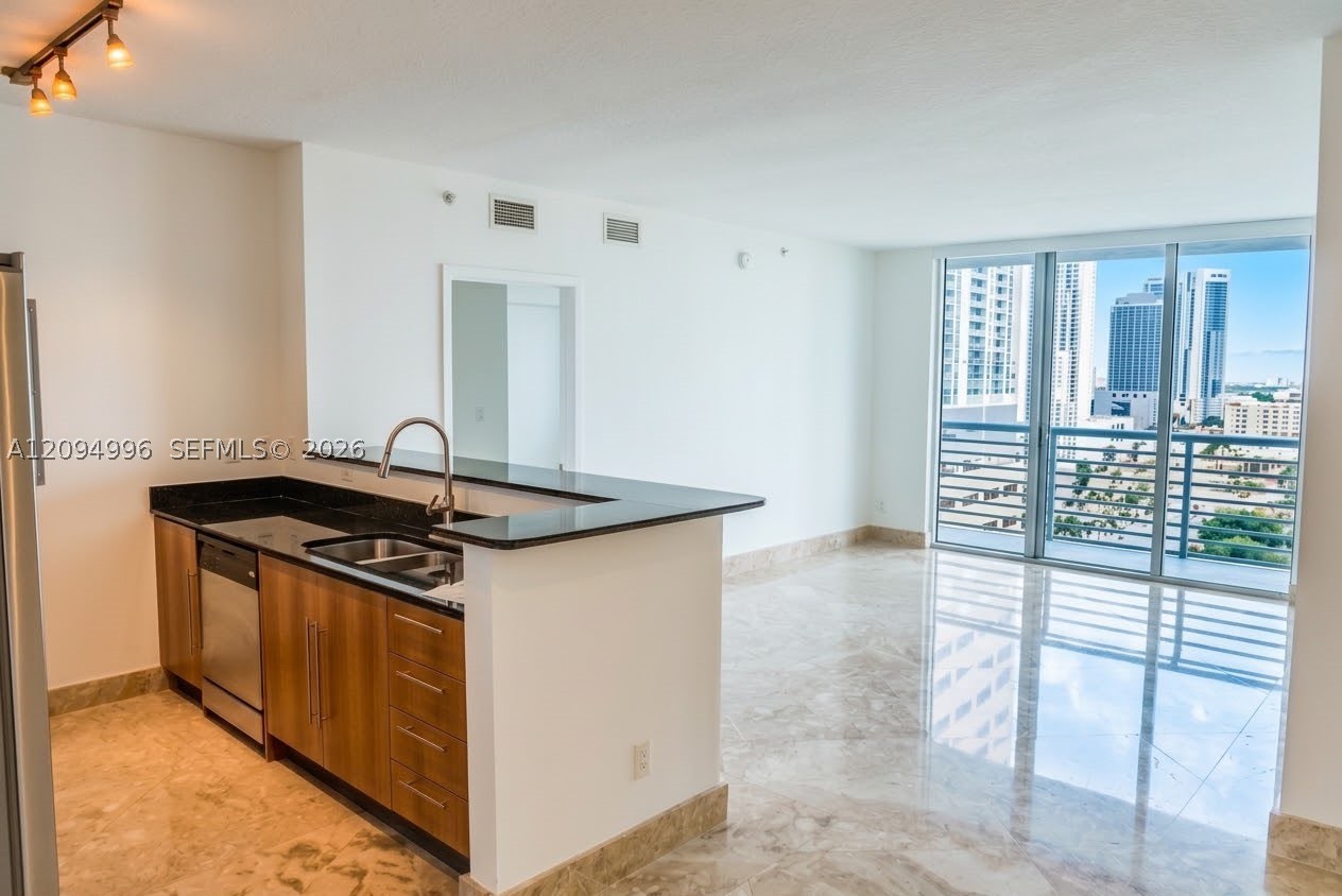 325 S Biscayne Blvd #2722, Miami FL 33131