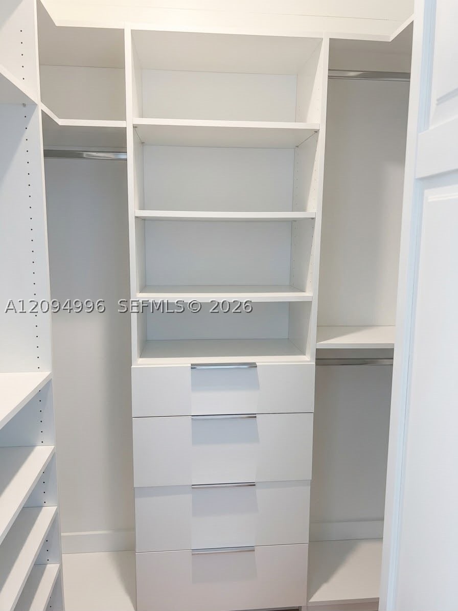 325 S Biscayne Blvd #2722, Miami FL 33131