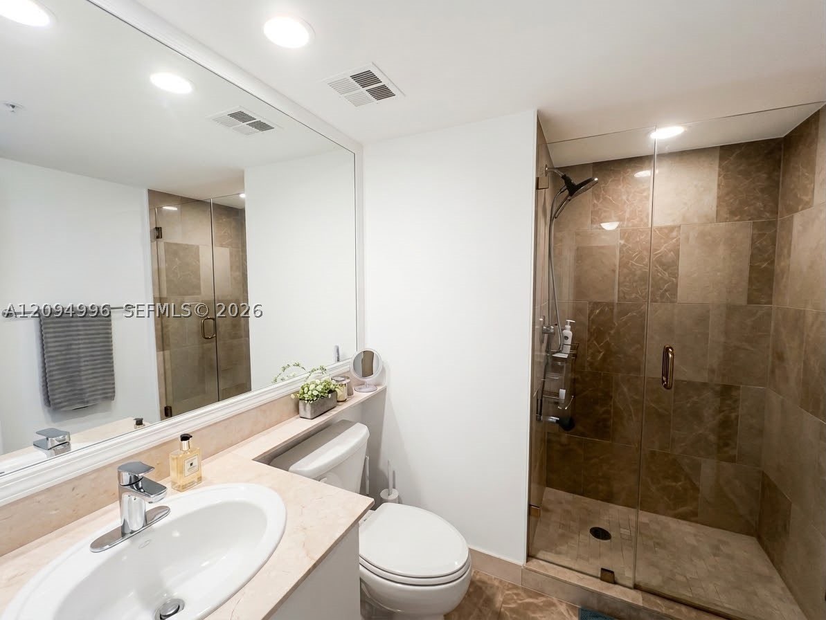 325 S Biscayne Blvd #2722, Miami FL 33131