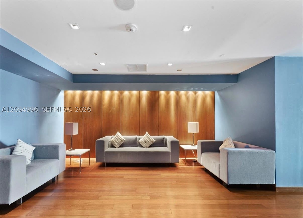 325 S Biscayne Blvd #2722, Miami FL 33131