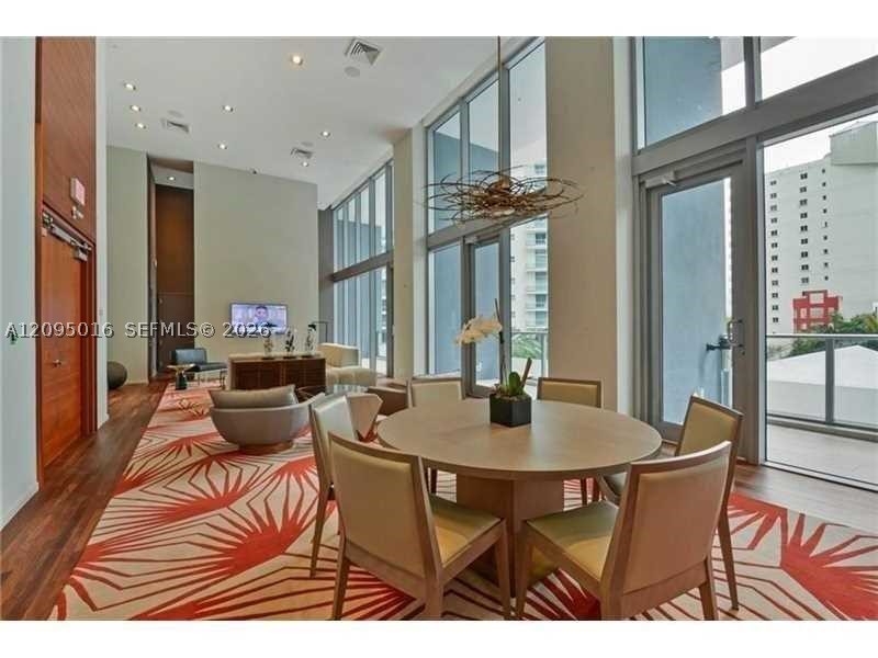 Miami FL 33131 - A12095016