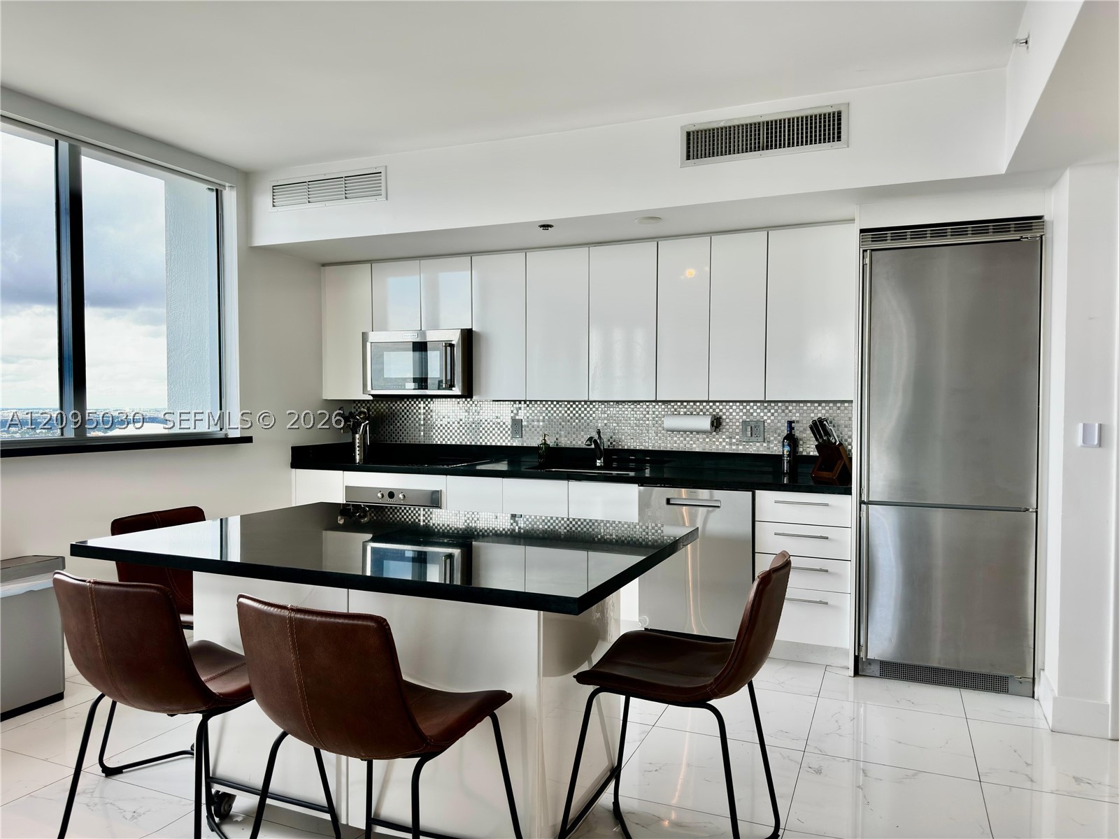 92 SW 3rd St #4905, Miami FL 33130