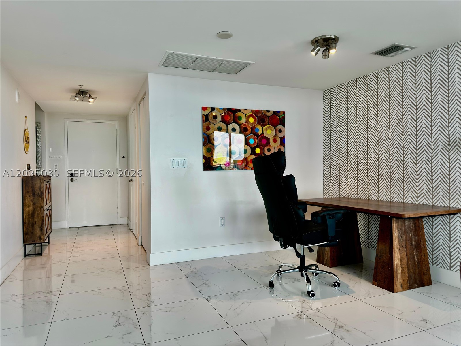 92 SW 3rd St #4905, Miami FL 33130