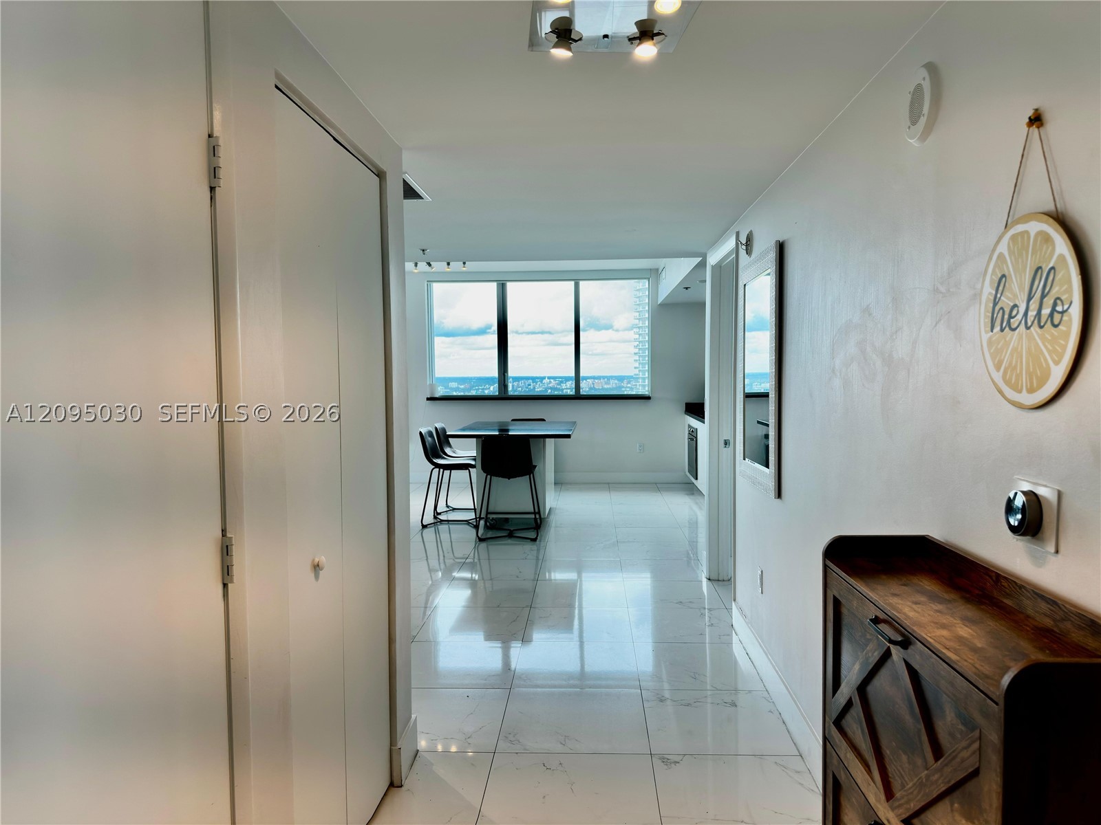 92 SW 3rd St #4905, Miami FL 33130