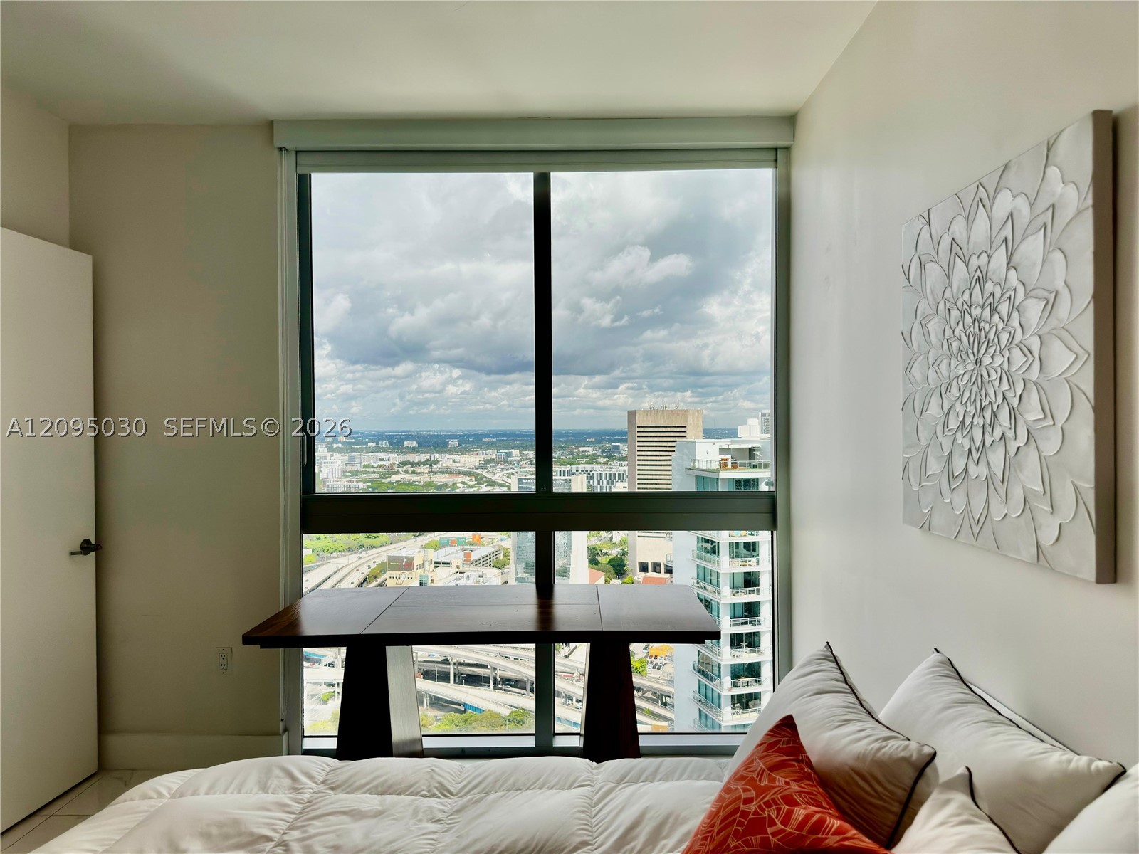 92 SW 3rd St #4905, Miami FL 33130