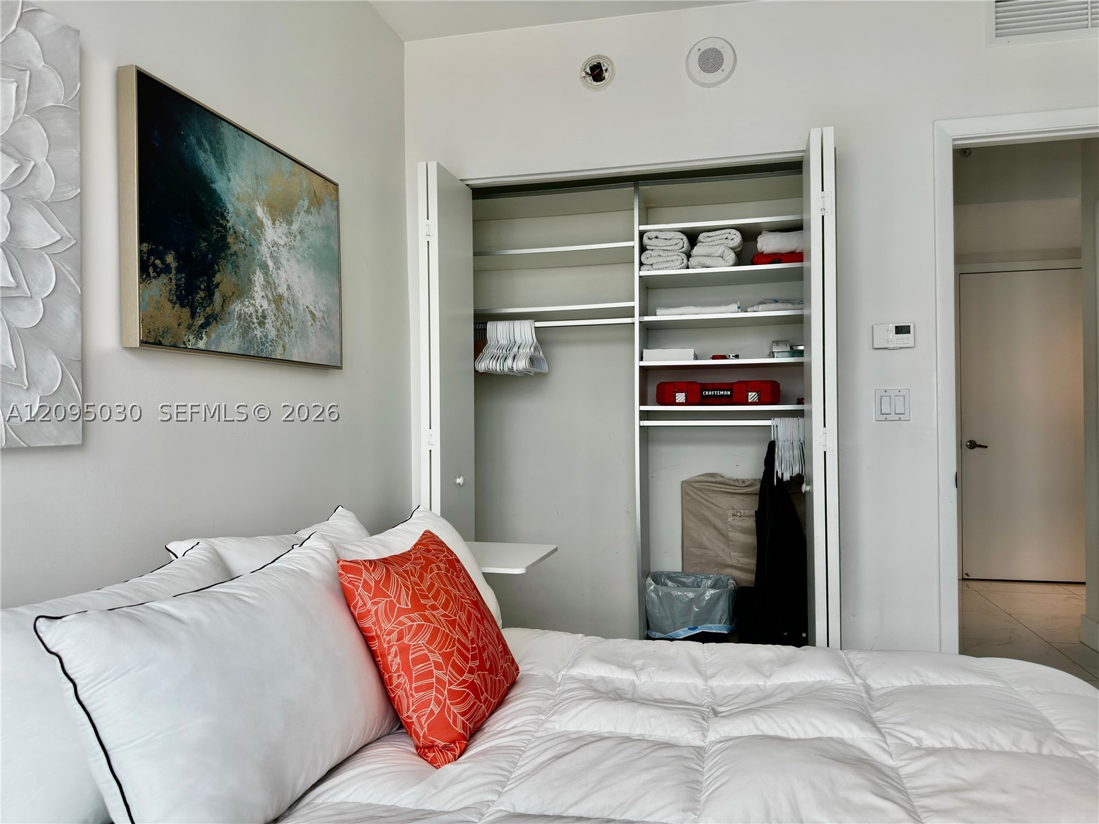 92 SW 3rd St #4905, Miami FL 33130