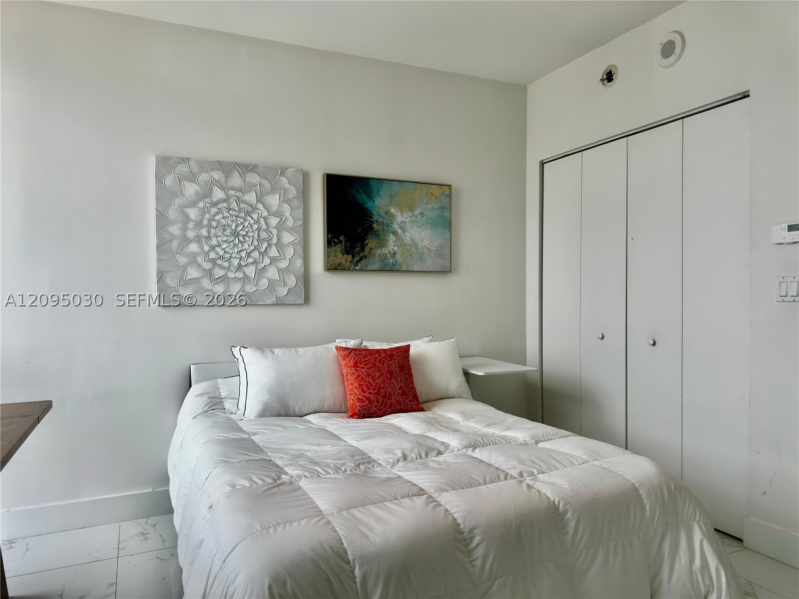 92 SW 3rd St #4905, Miami FL 33130