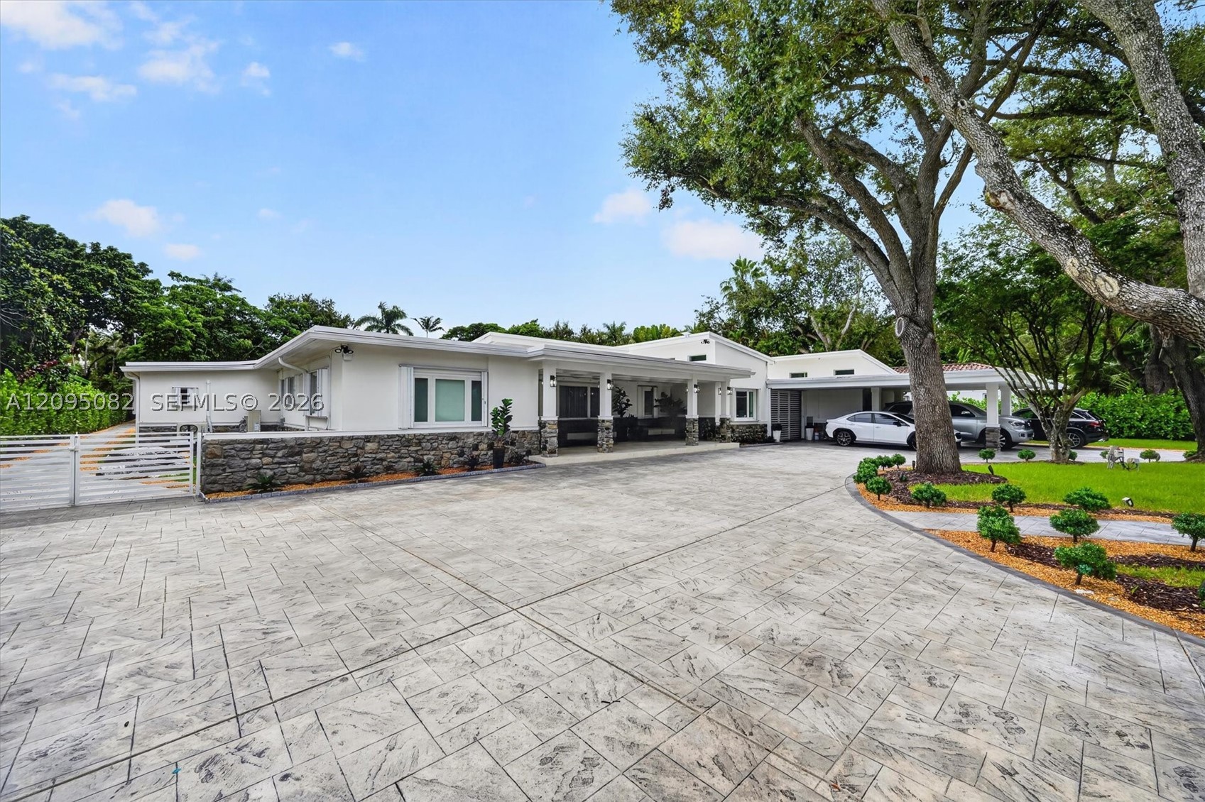 6750 SW 74th St, South Miami FL 33143