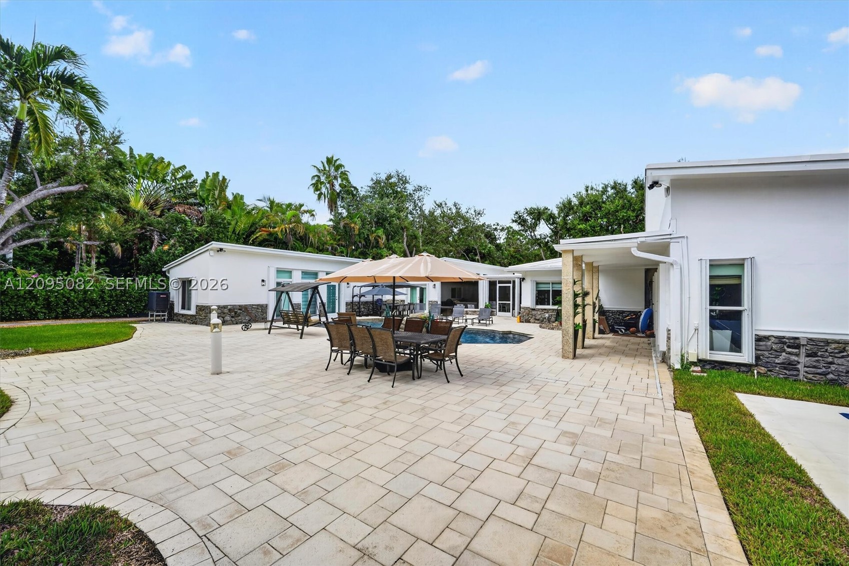 6750 SW 74th St, South Miami FL 33143
