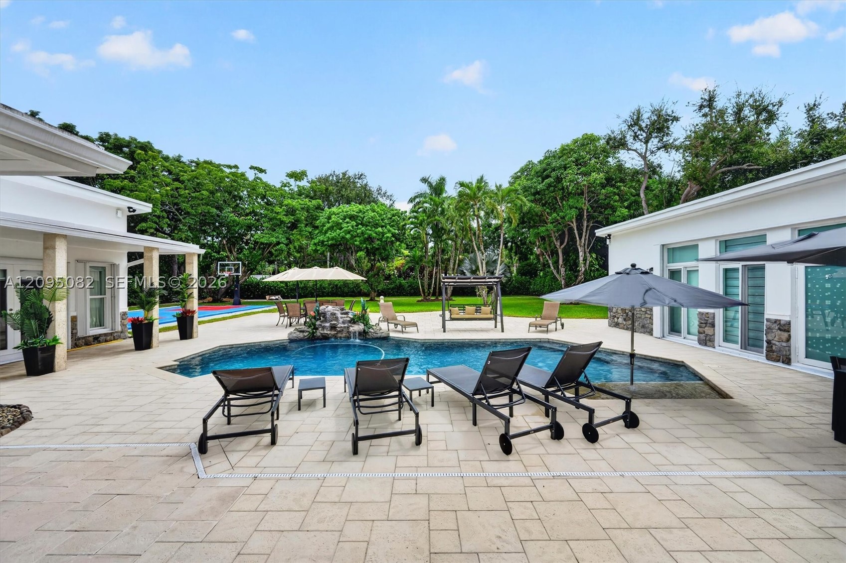 6750 SW 74th St, South Miami FL 33143