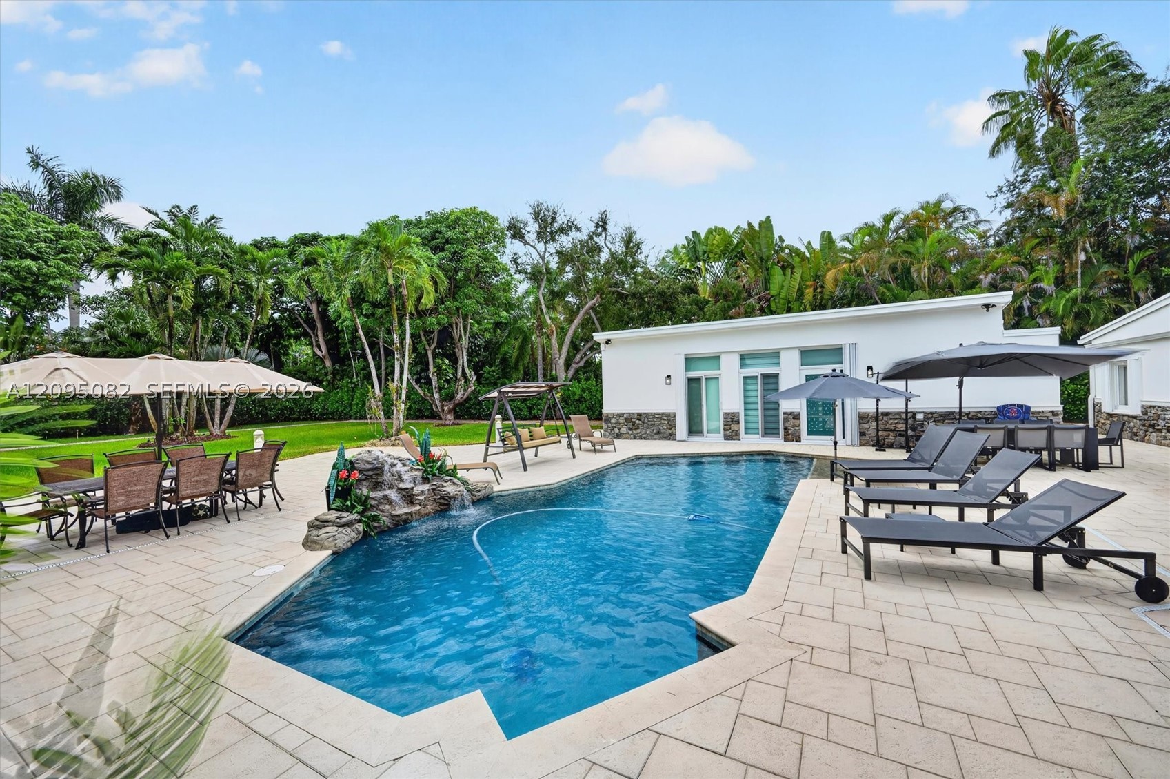 6750 SW 74th St, South Miami FL 33143