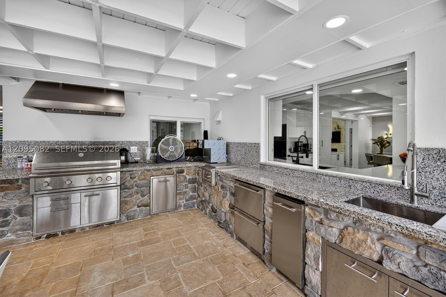 6750 SW 74th St, South Miami FL 33143