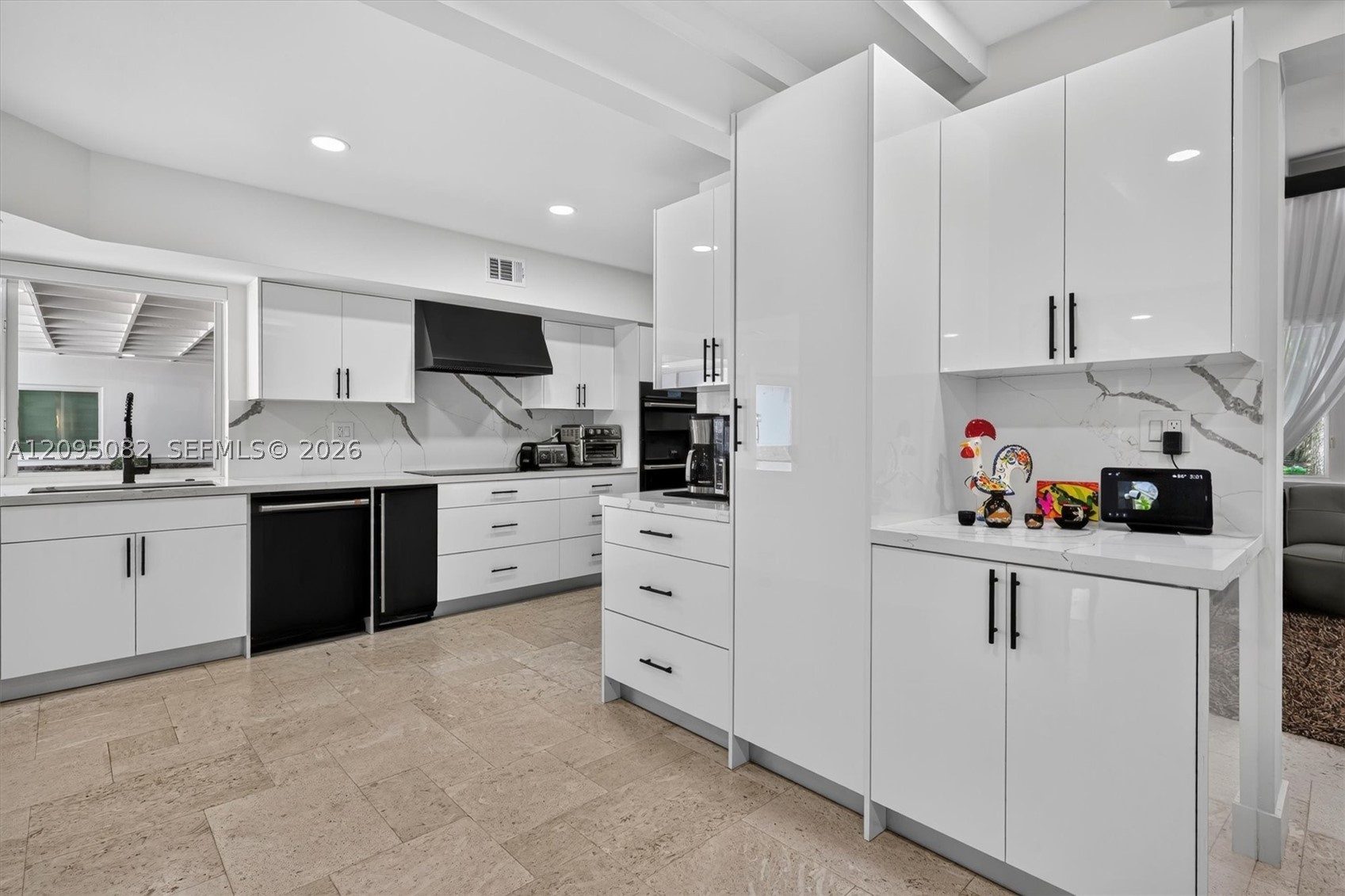 6750 SW 74th St, South Miami FL 33143