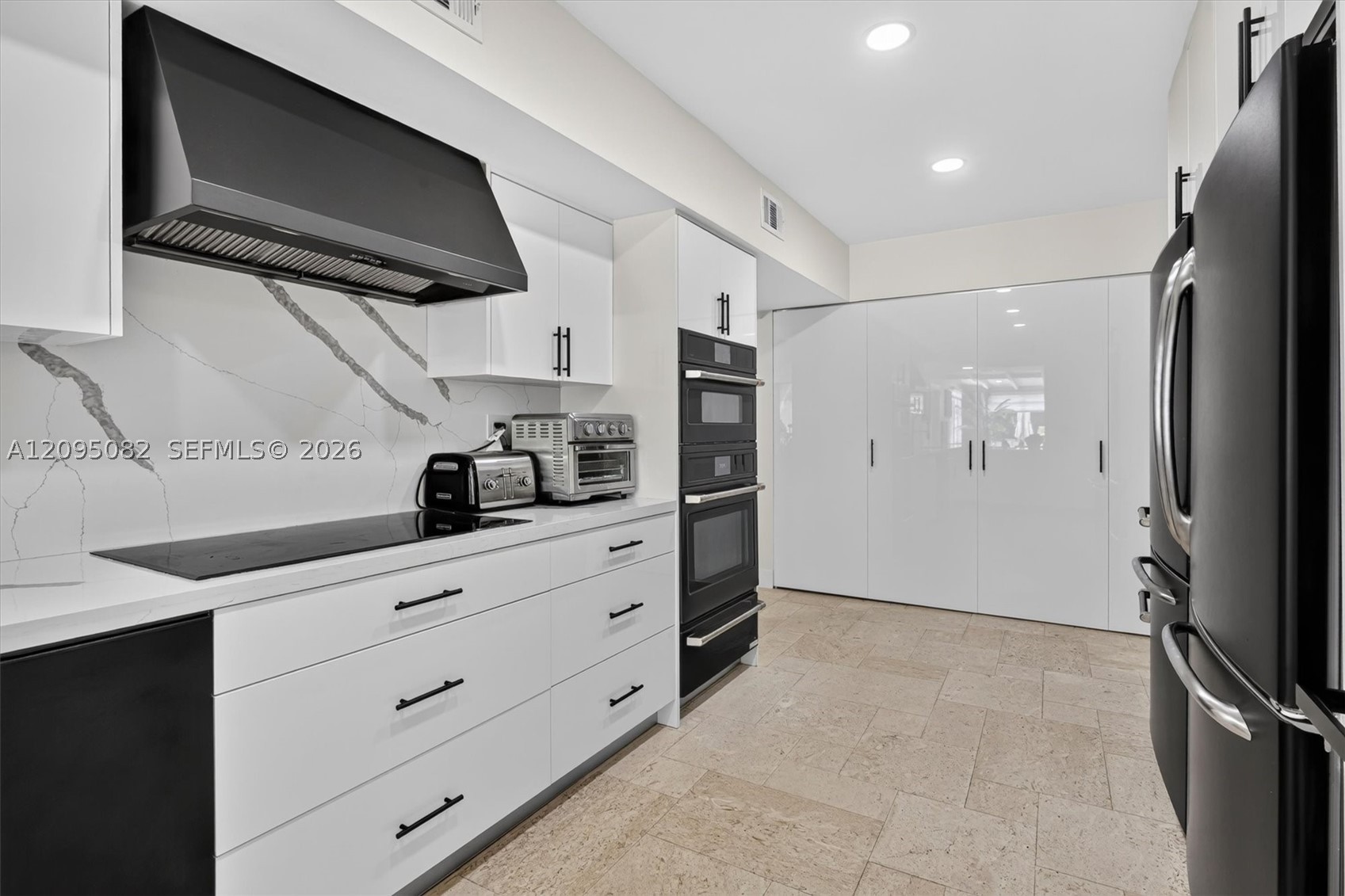 6750 SW 74th St, South Miami FL 33143