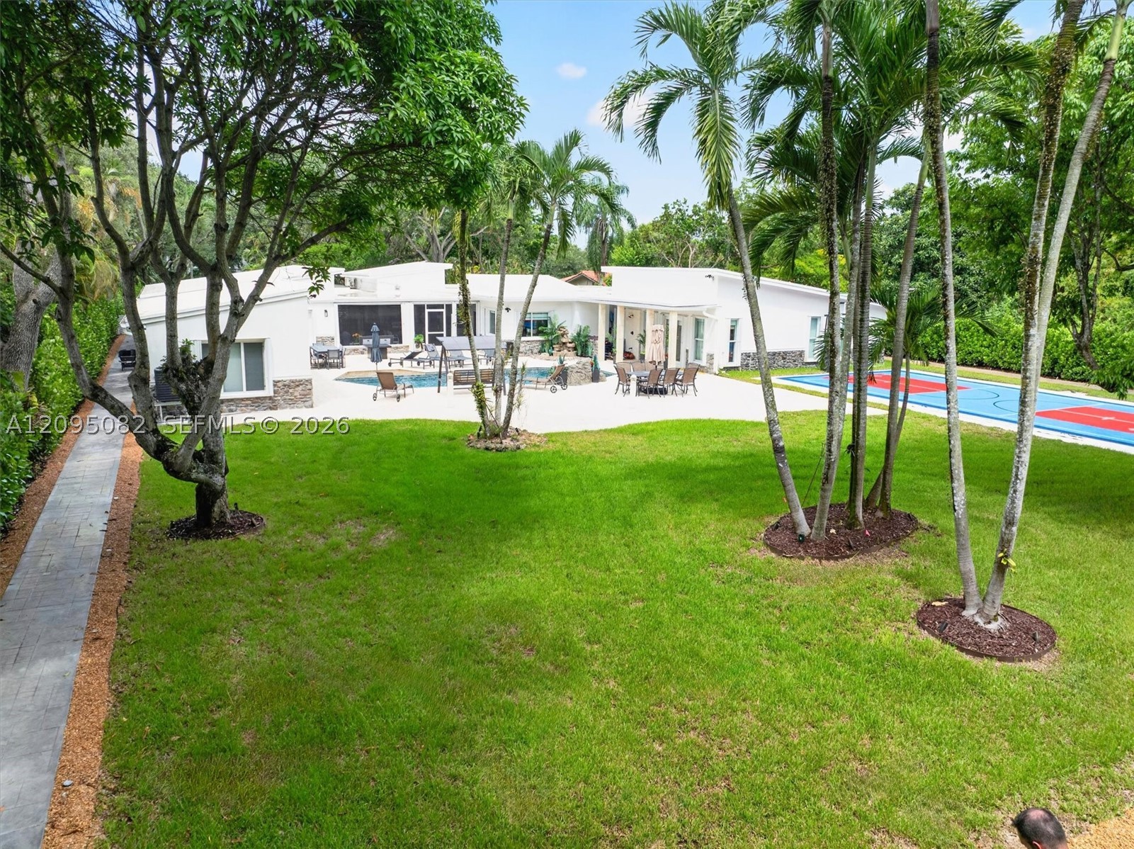 6750 SW 74th St, South Miami FL 33143