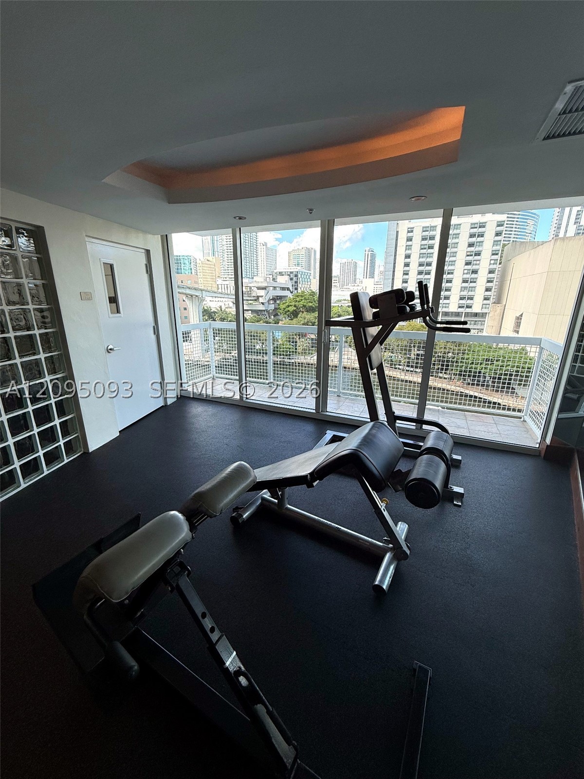 31 SE 5th St #4118, Miami FL 33131