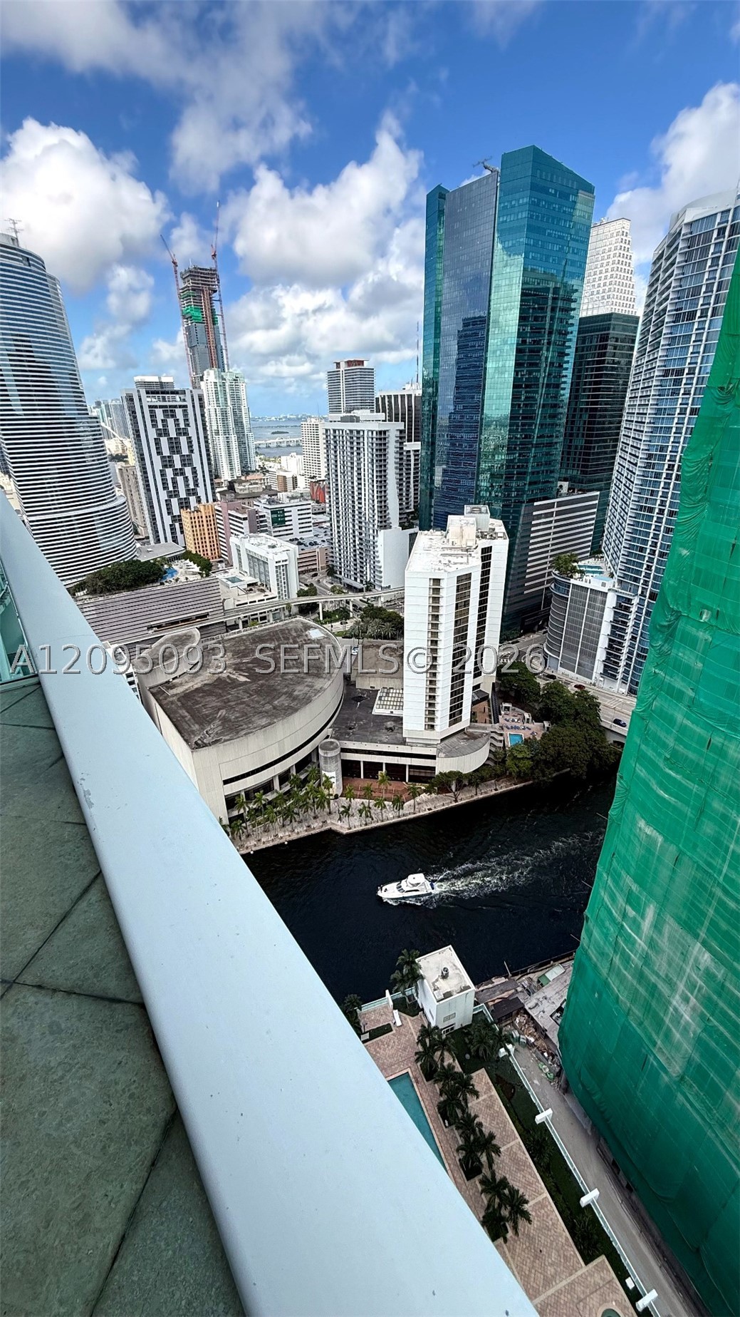 31 SE 5th St #4118, Miami FL 33131
