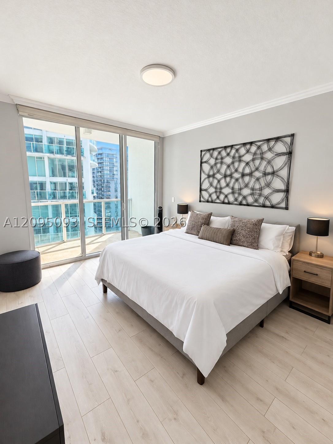 31 SE 5th St #4118, Miami FL 33131