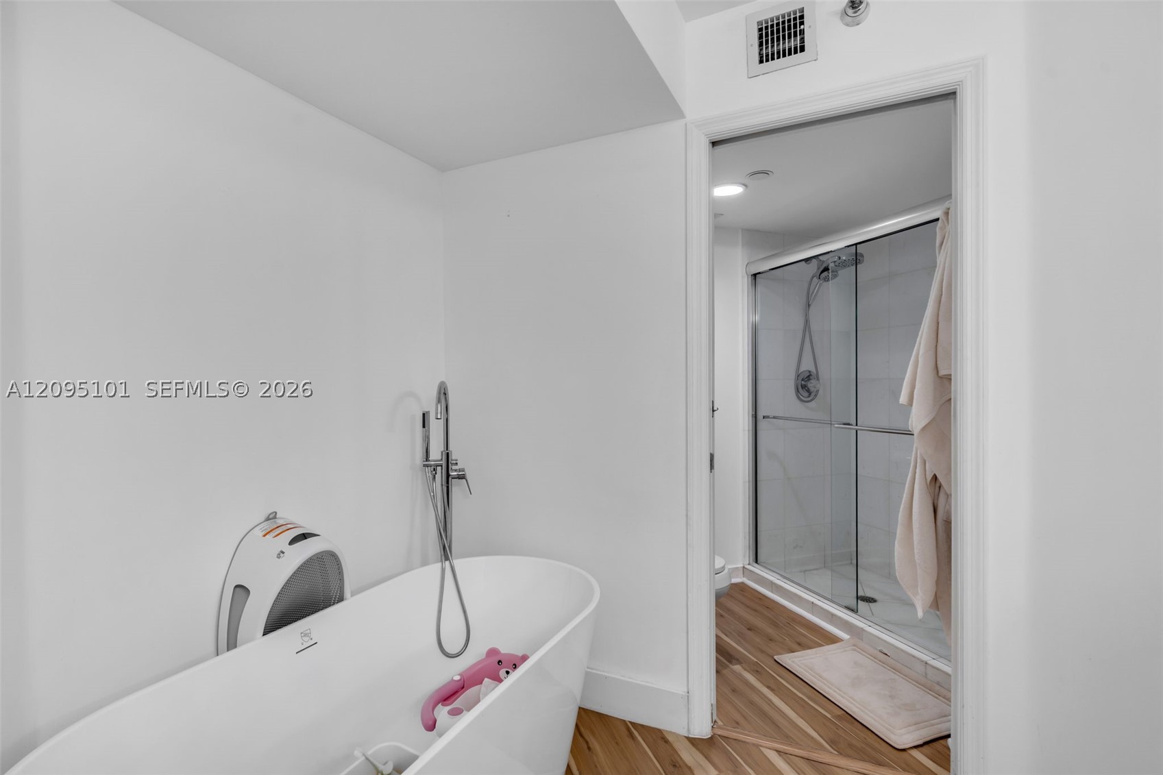 3500 Mystic Pointe Dr #1205, Aventura FL 33180