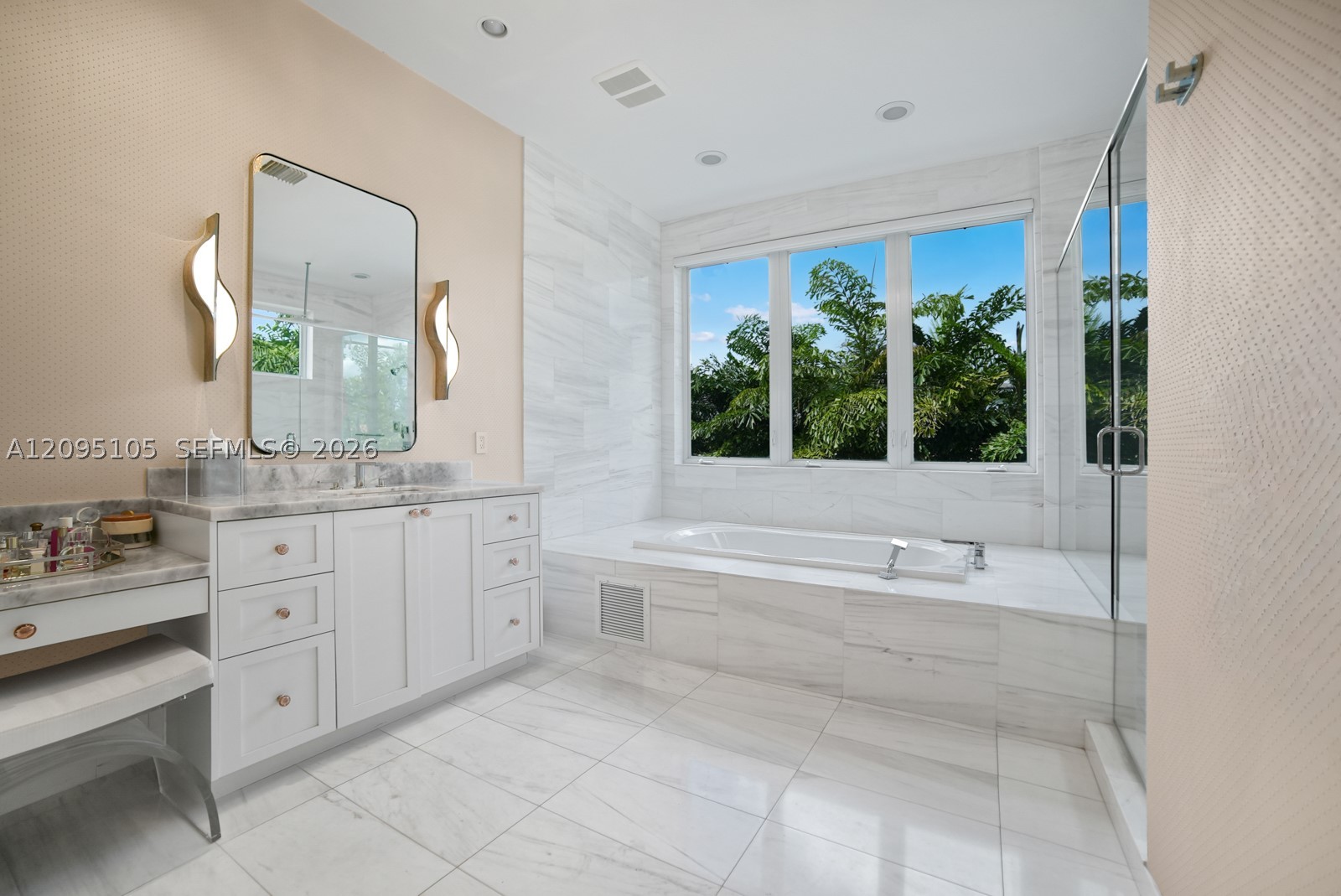 737 W 49th St, Miami Beach FL 33140