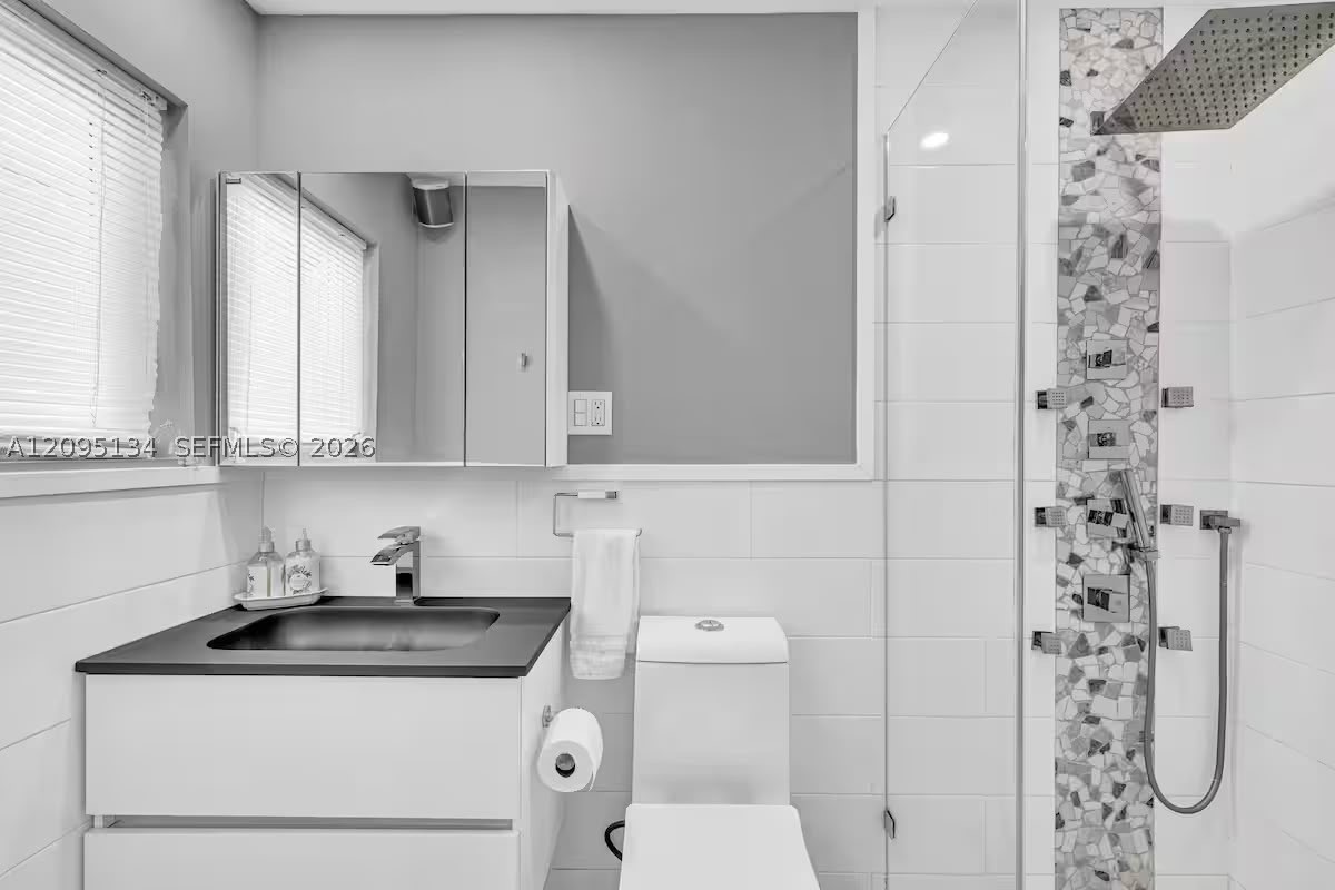 2263 SW 12th St, Miami FL 33135