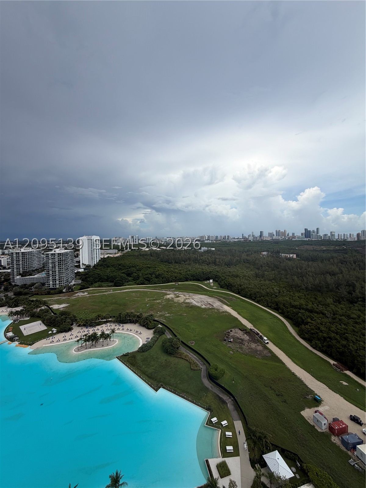 2411 Laguna Cir #2409, North Miami FL 33181