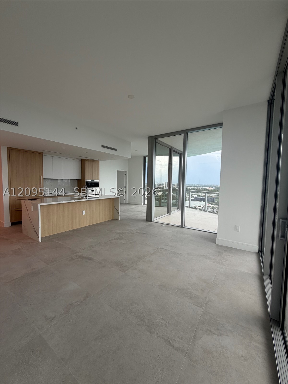2411 Laguna Cir #2911, North Miami FL 33181