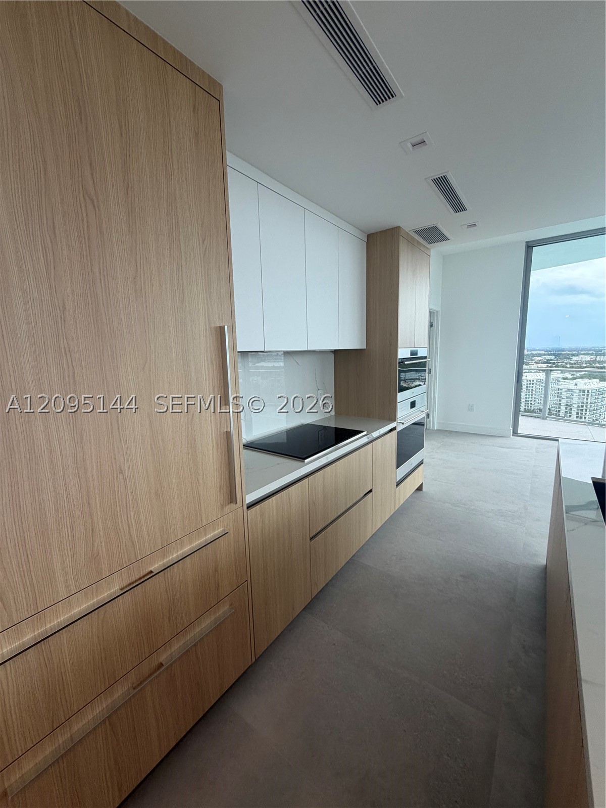 2411 Laguna Cir #2911, North Miami FL 33181