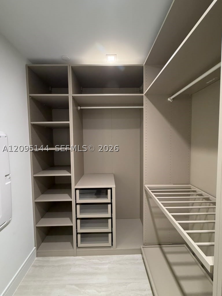 2411 Laguna Cir #2911, North Miami FL 33181