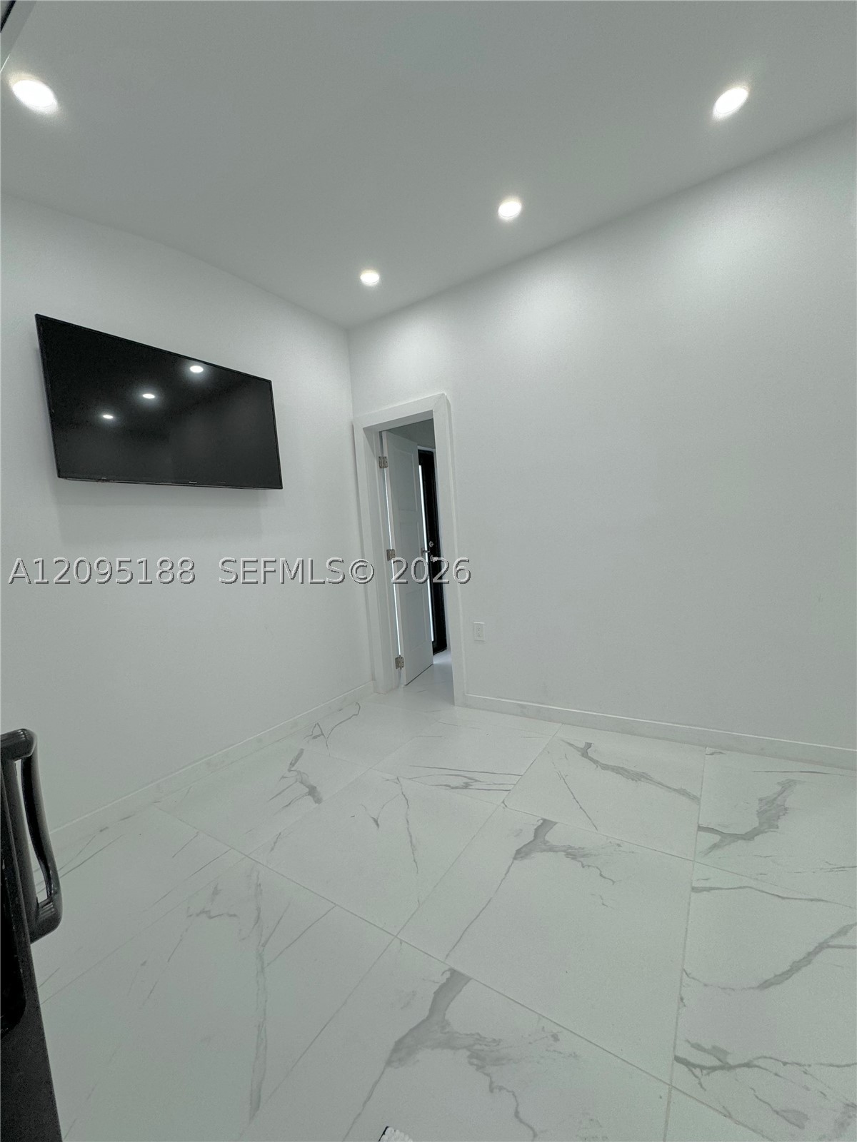 2121 SW 61st Ave, Miami FL 33155
