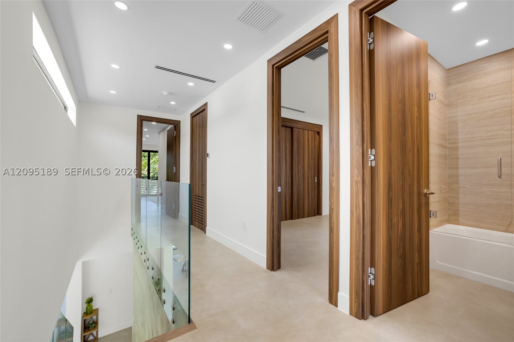 569 NW 44th St, Miami FL 33127