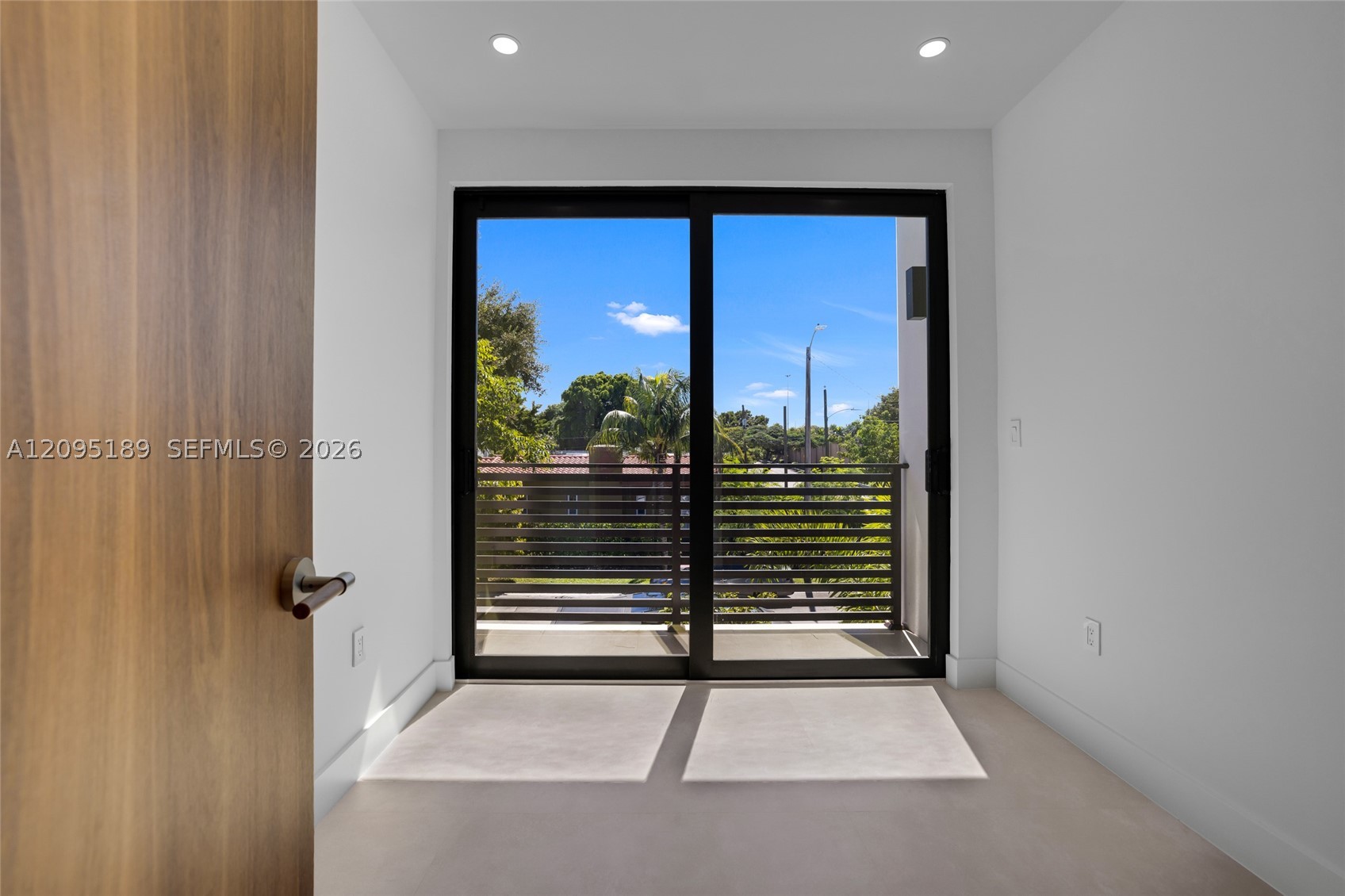 569 NW 44th St, Miami FL 33127