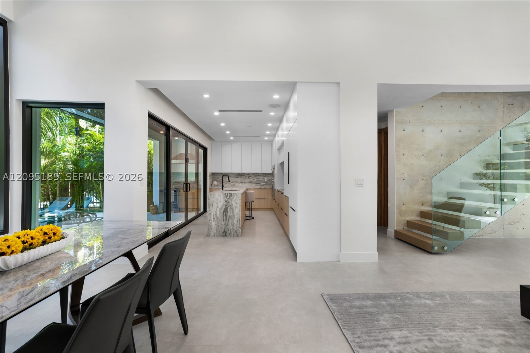 569 NW 44th St, Miami FL 33127