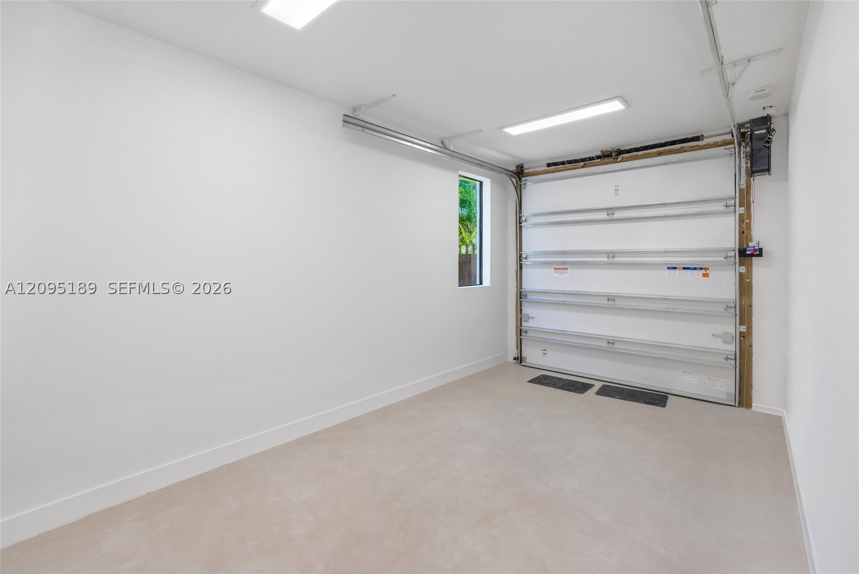 569 NW 44th St, Miami FL 33127