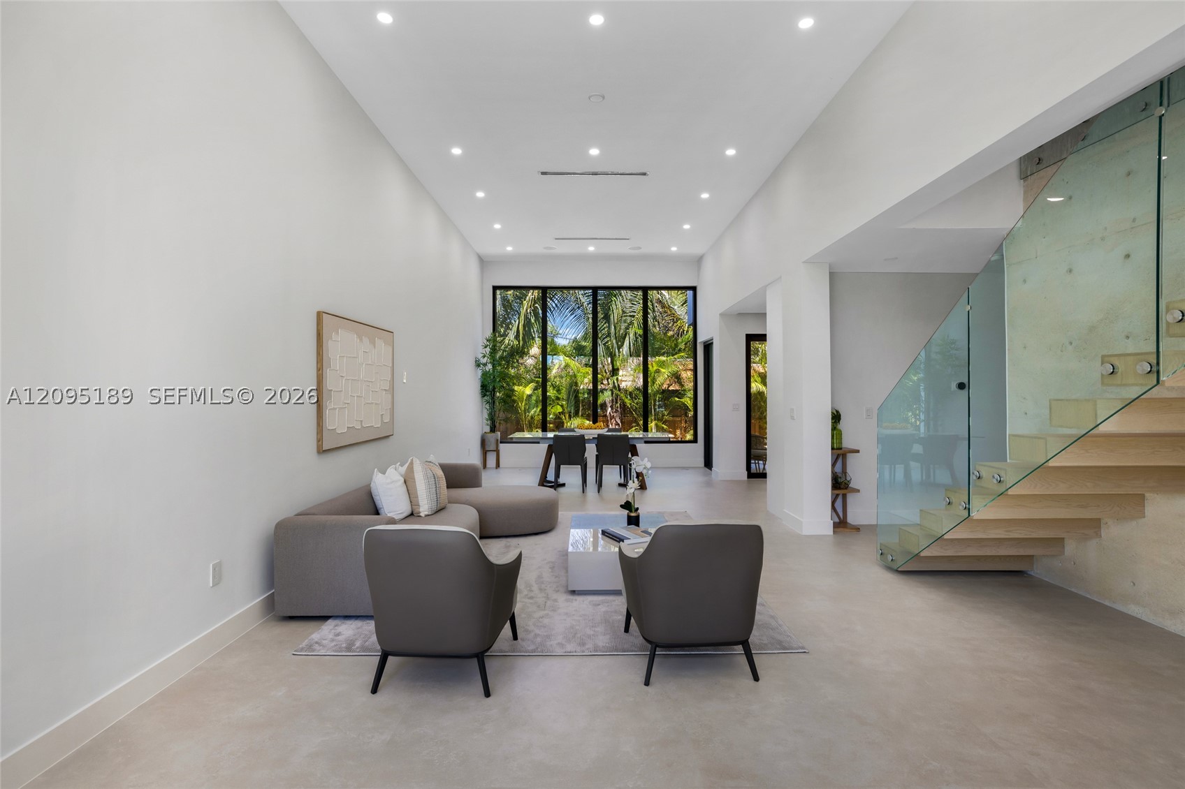 569 NW 44th St, Miami FL 33127
