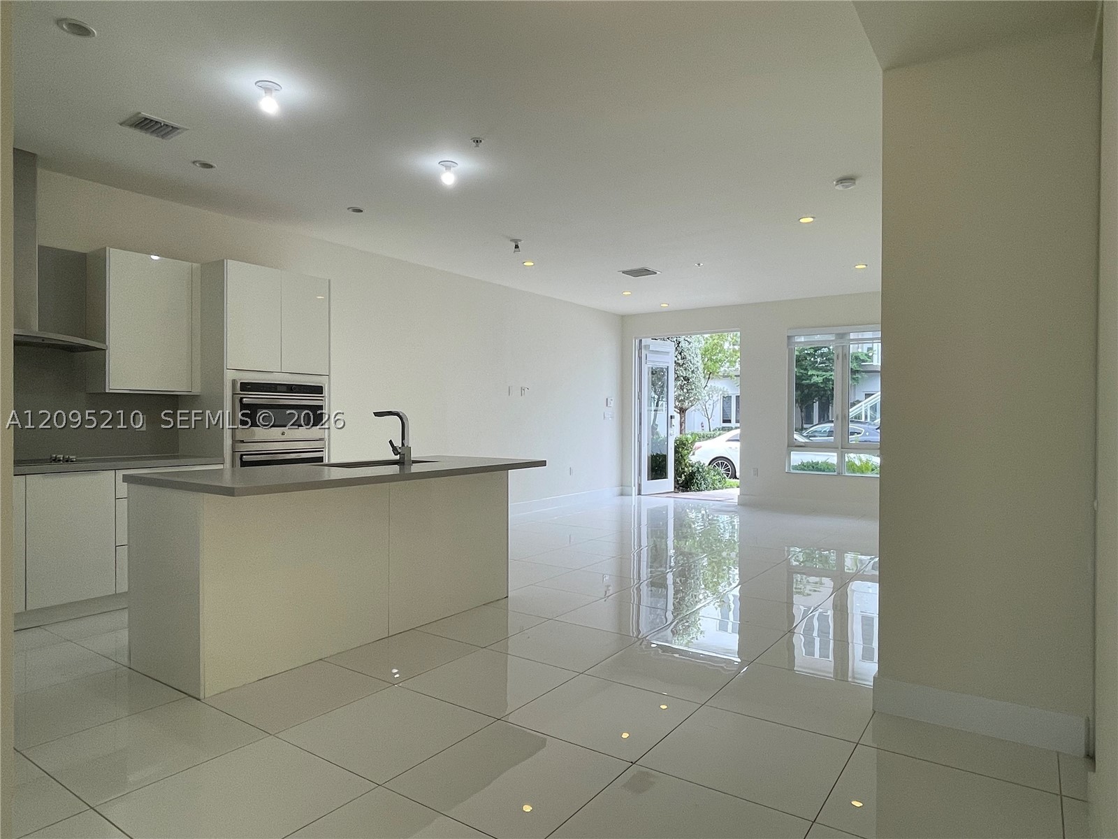 10225 NW 63rd Ter #103, Doral FL 33178