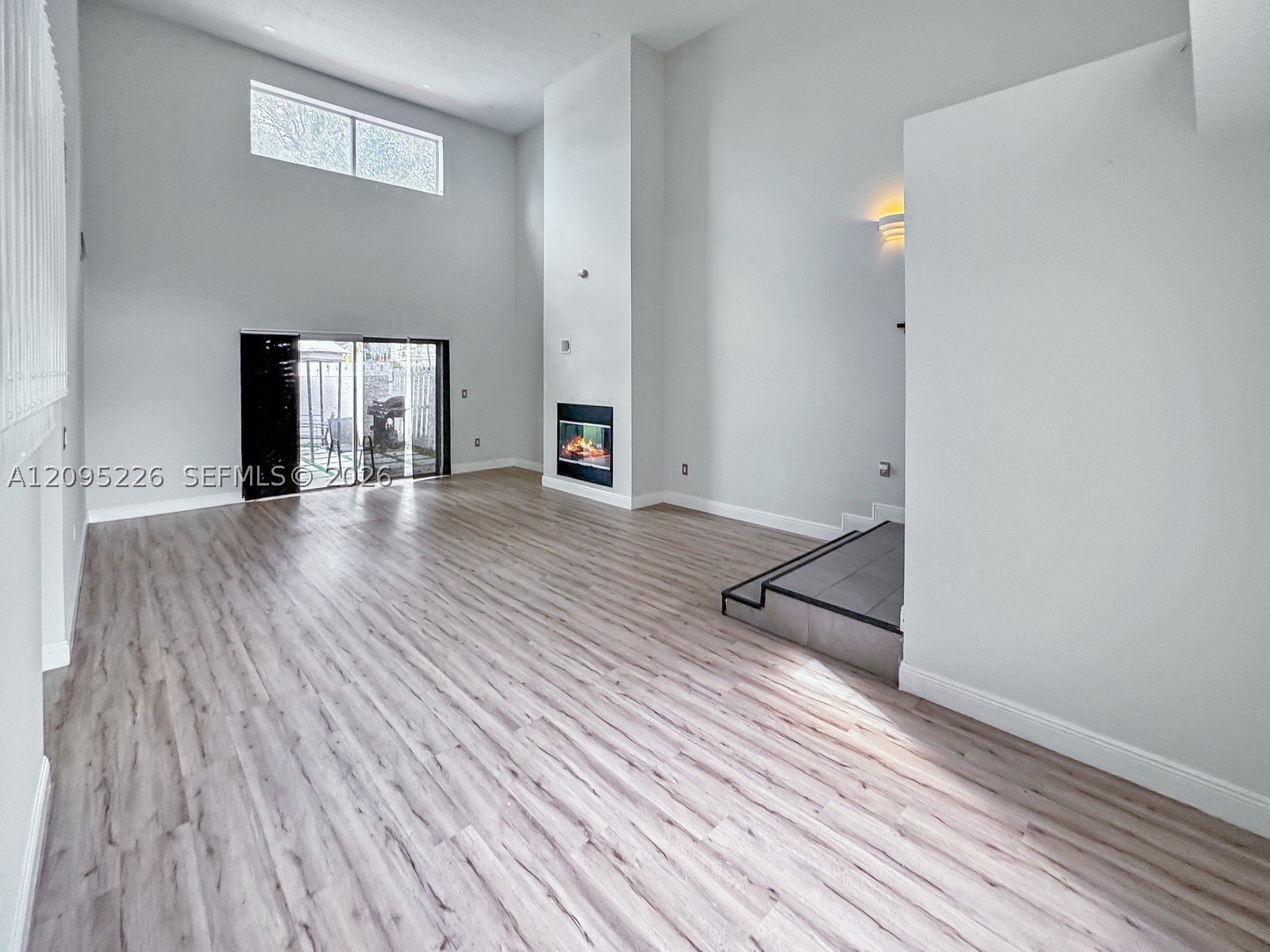 1015 NW 125th Ter, Sunrise FL 33323