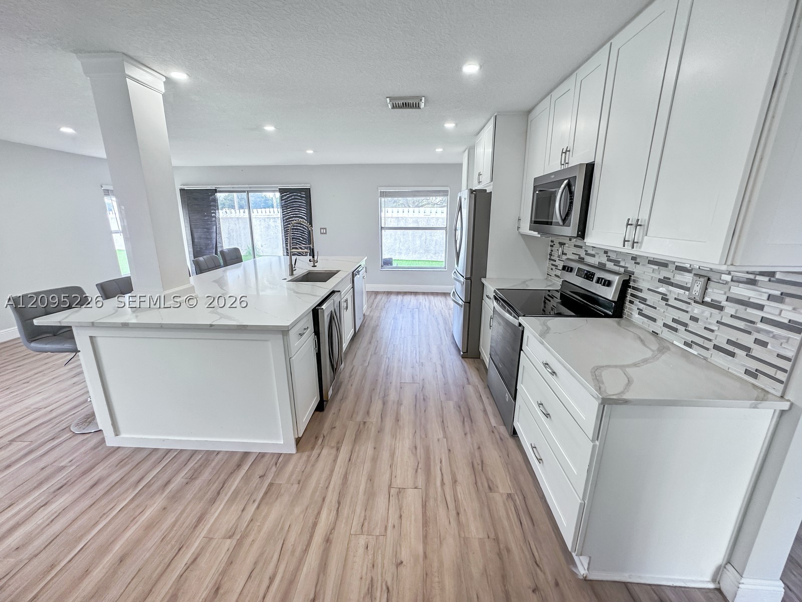 1015 NW 125th Ter, Sunrise FL 33323
