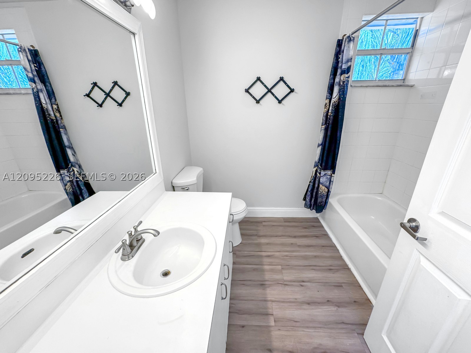 1015 NW 125th Ter, Sunrise FL 33323